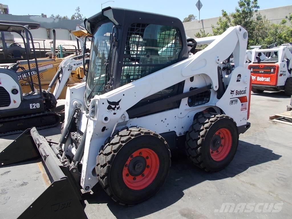 Bobcat S770 لوادر انزلاقية التوجيه