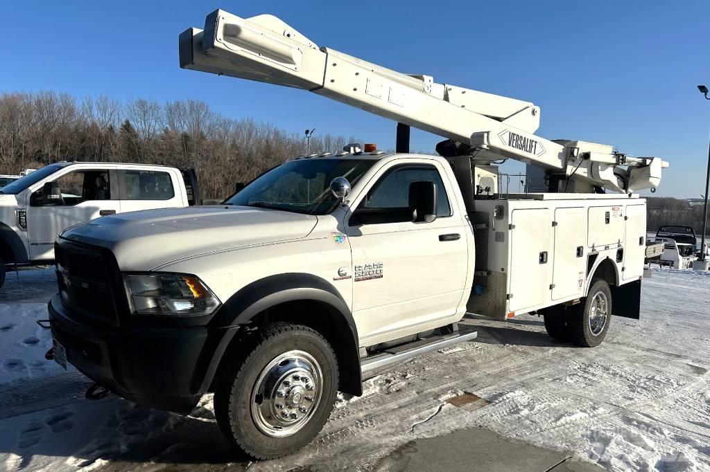 RAM 5500 TRADESMAN المنصات الهوائية المثبتة على شاحنة