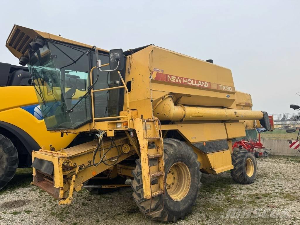 New Holland TX 30 حصادات