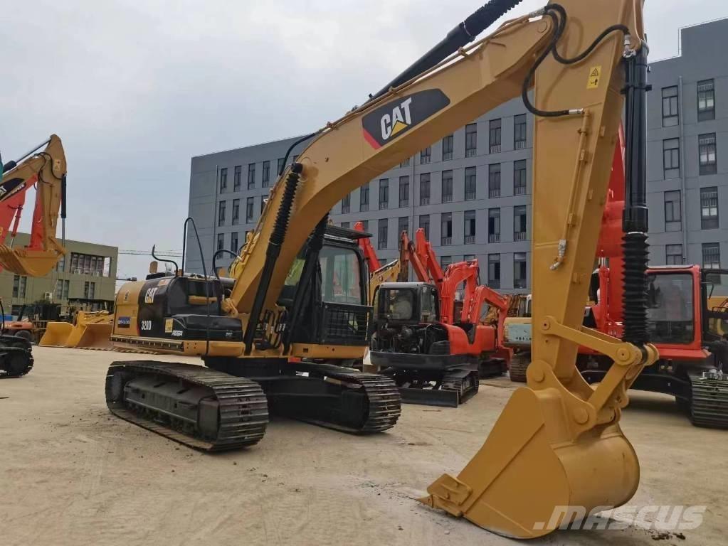CAT 320 D حفارات زحافة