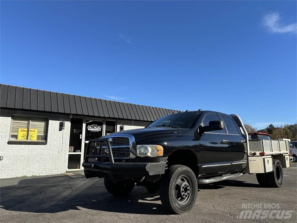 Dodge RAM 3500 شاحنات مسطحة/مفصلية الجوانب