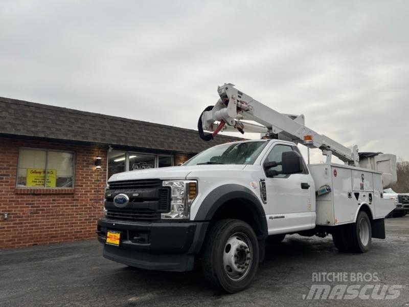 Ford F550 المنصات الهوائية المثبتة على شاحنة