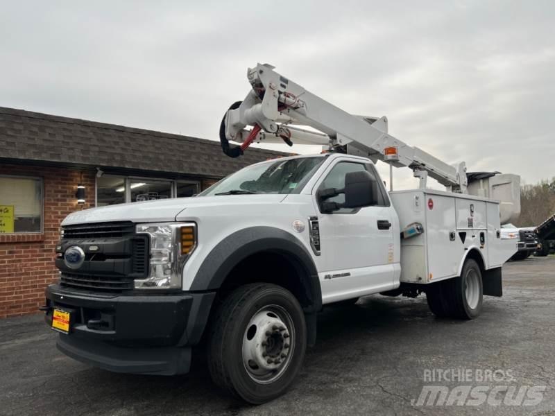 Ford F550 المنصات الهوائية المثبتة على شاحنة