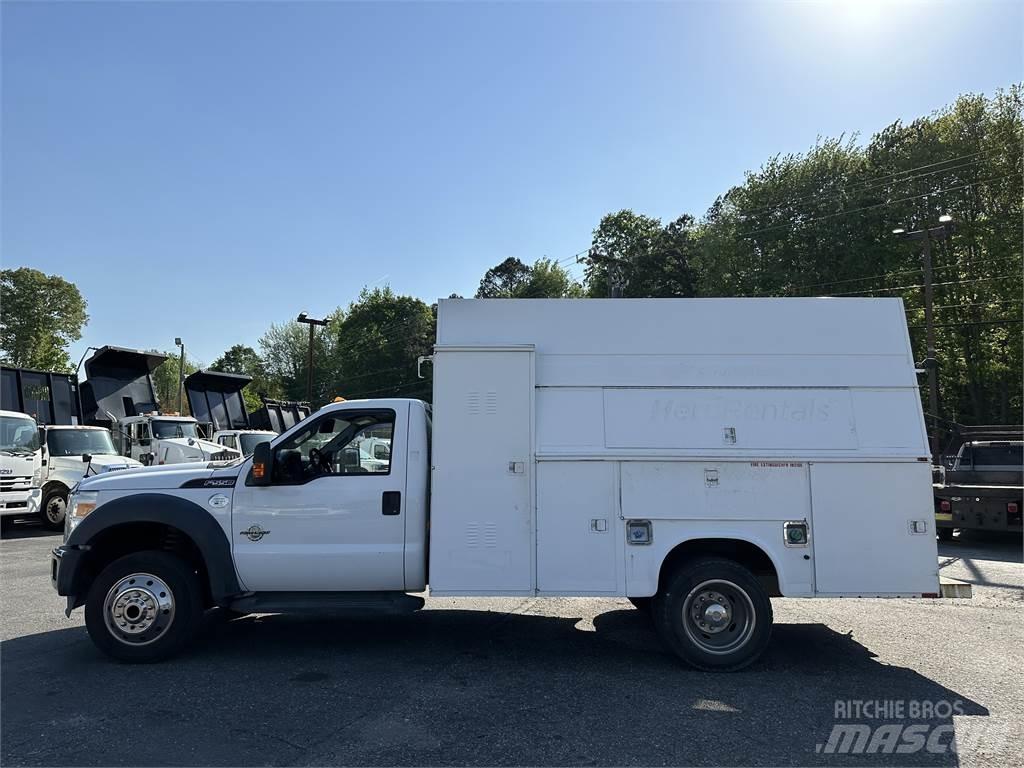 Ford F550 مركبات الأغراض العامة