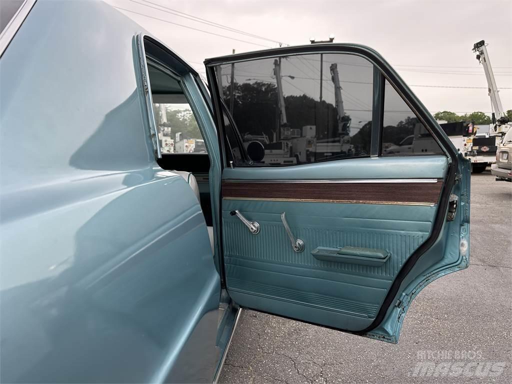 Ford FAIRLANE شاحنات أخرى