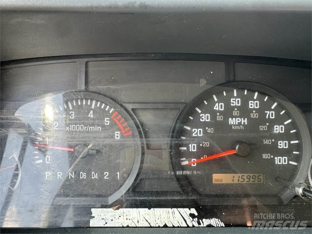 Isuzu NPR HD شاحنات قلابة