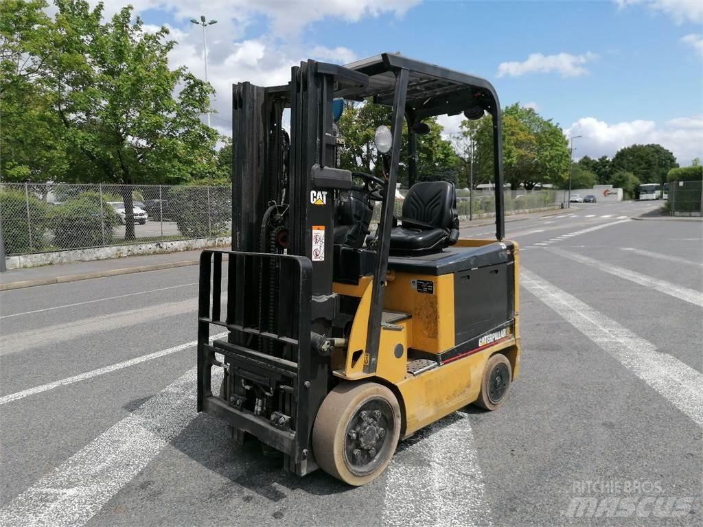 CAT EC25N شاحنات ذات رافعات شوكية - أخرى
