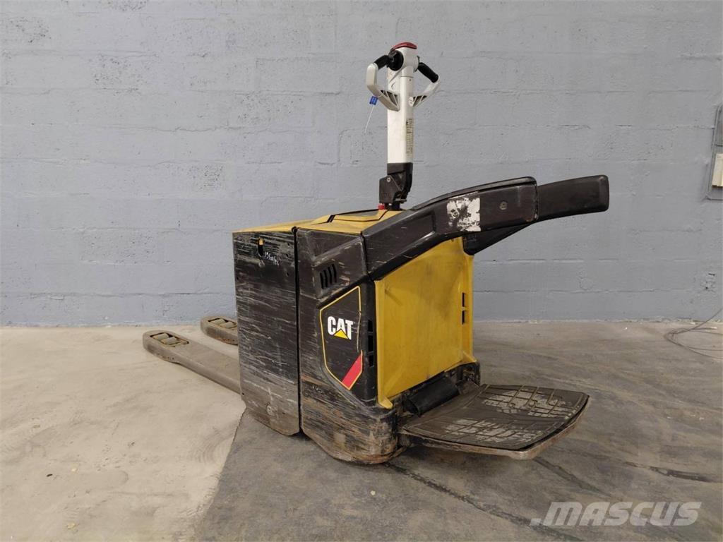 CAT NPV20N2 شاحنات مناولة ذاتية الدفع