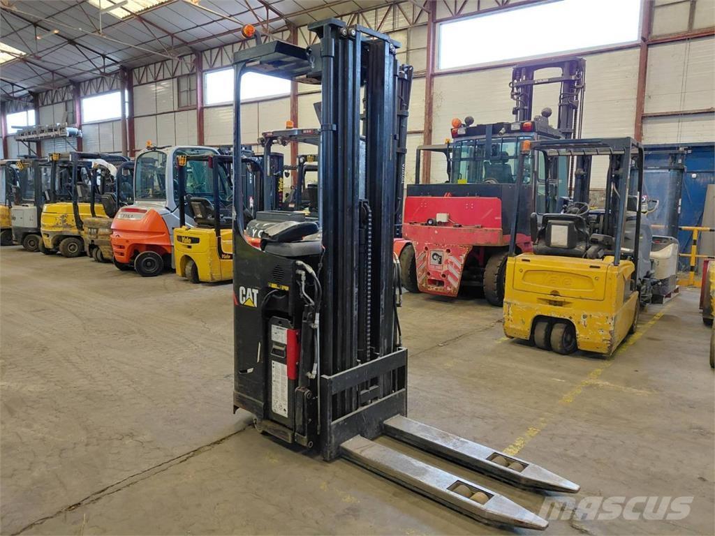 CAT NSR16N شاحنات مناولة ذاتية الدفع