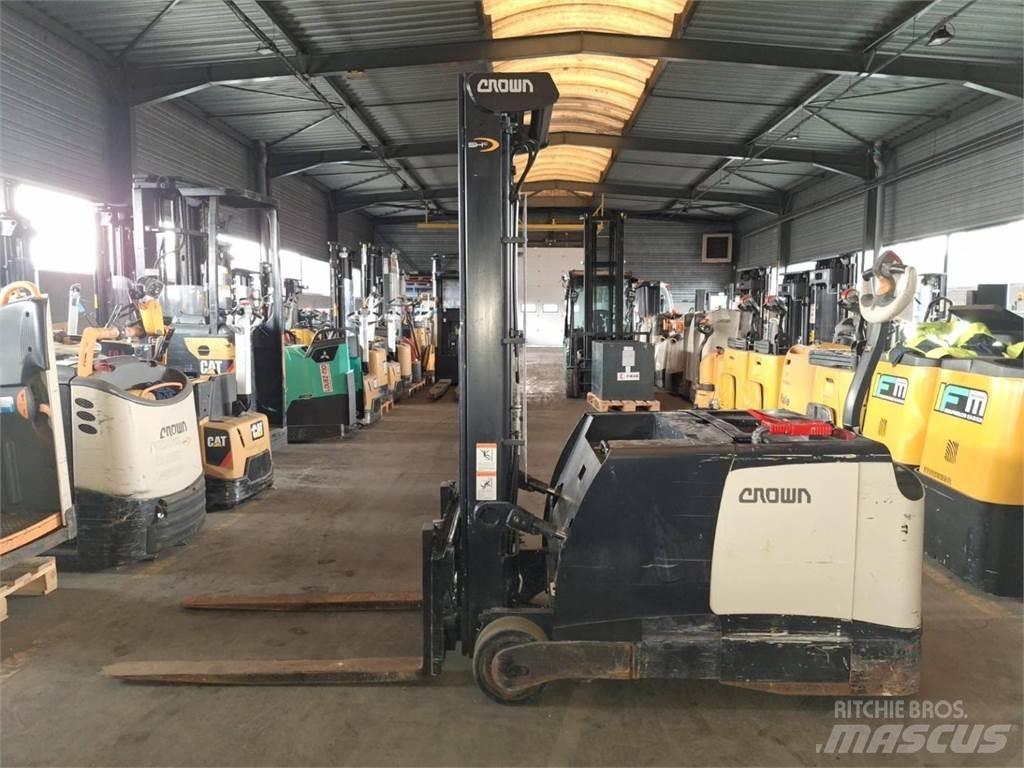 Crown SHC5540 معدات التكديس الجوالة