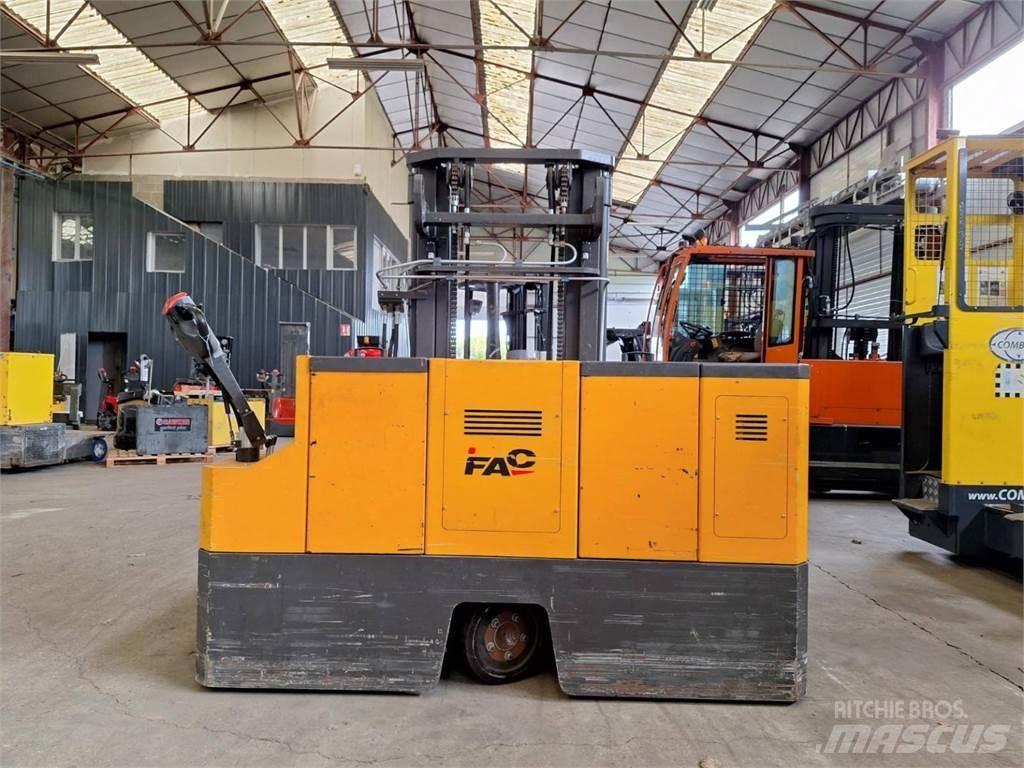 FAC 4VR 2510 معدات التكديس الجوالة