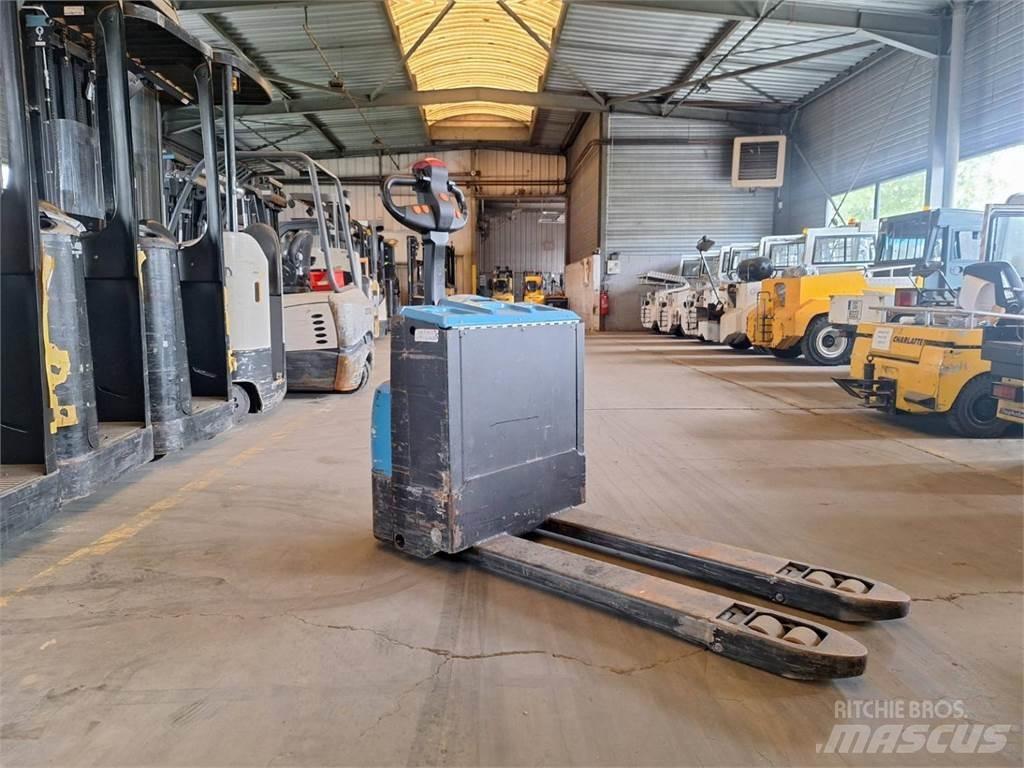 Heli CBD20-150 معدات التكديس الجوالة