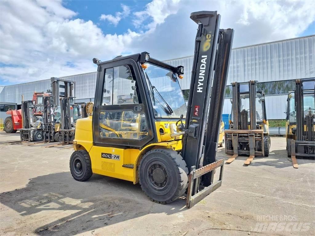 Hyundai 40L-7A شاحنات ذات رافعات شوكية - أخرى