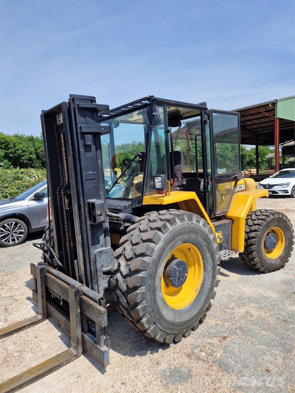 JCB 940-2 شاحنات الطرق الوعرة