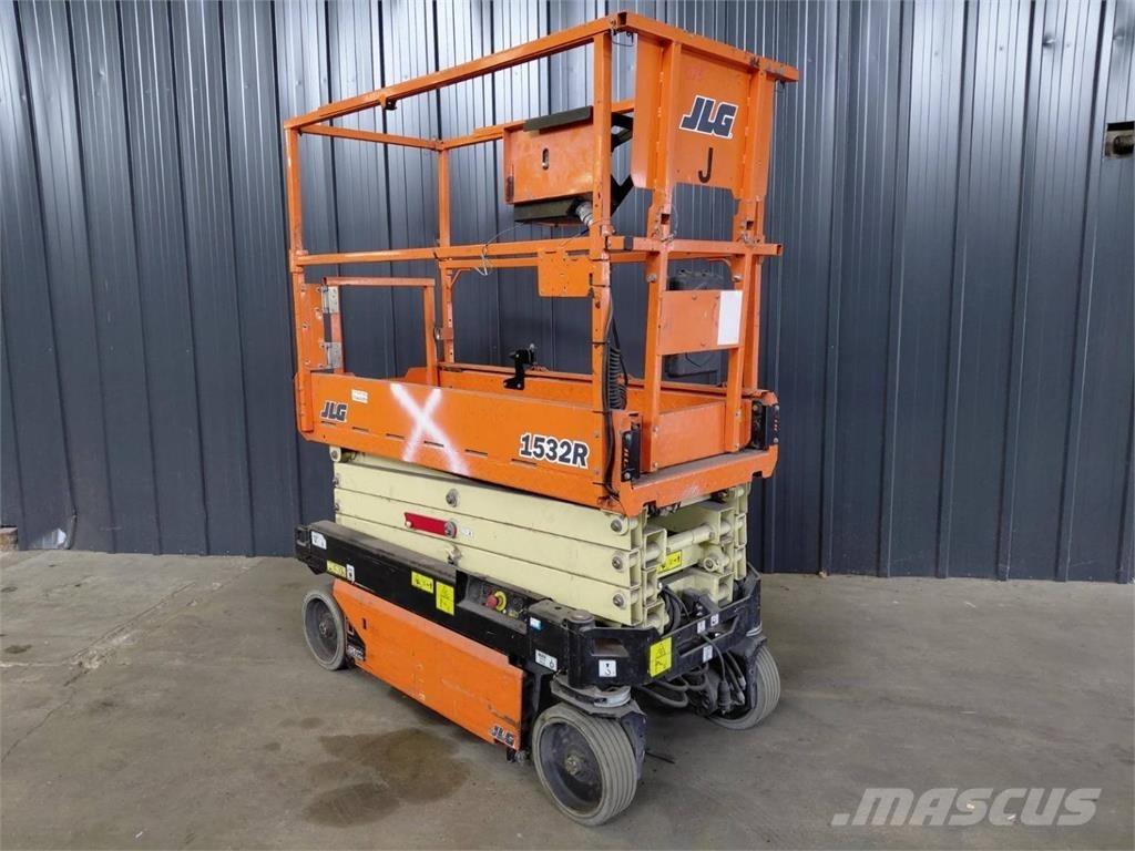 JLG 1532R رافعات مقصية الشكل