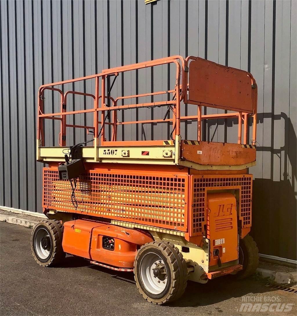 JLG 3369 LE رافعات مقصية الشكل