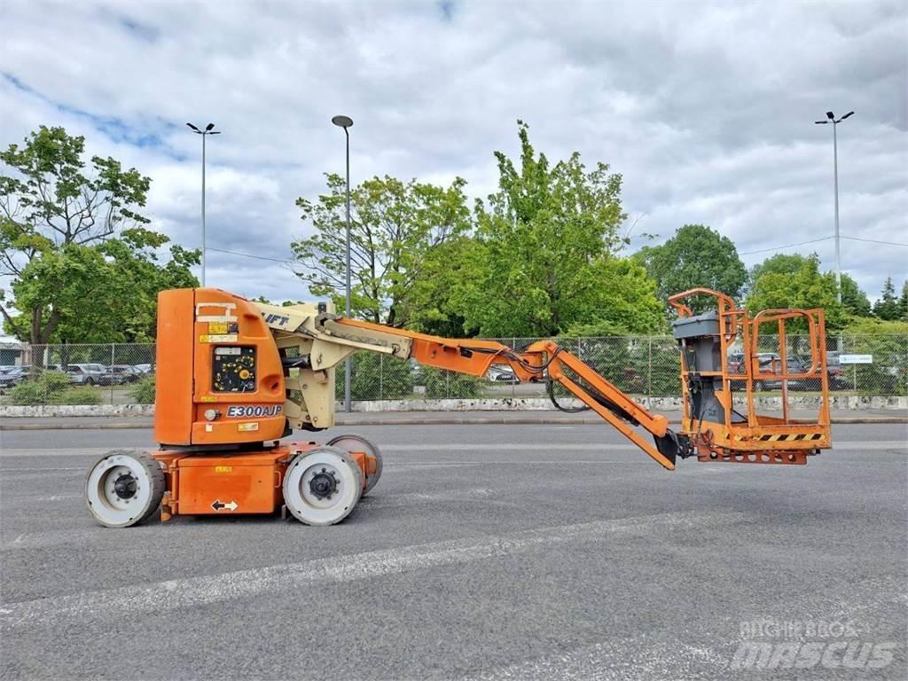 JLG E300AJP رافعات ومنصات أخرى