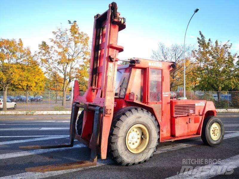 Manitou MC120 شاحنات الطرق الوعرة