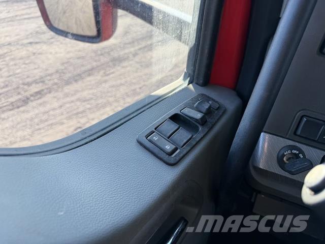 Kenworth T880 أخرى