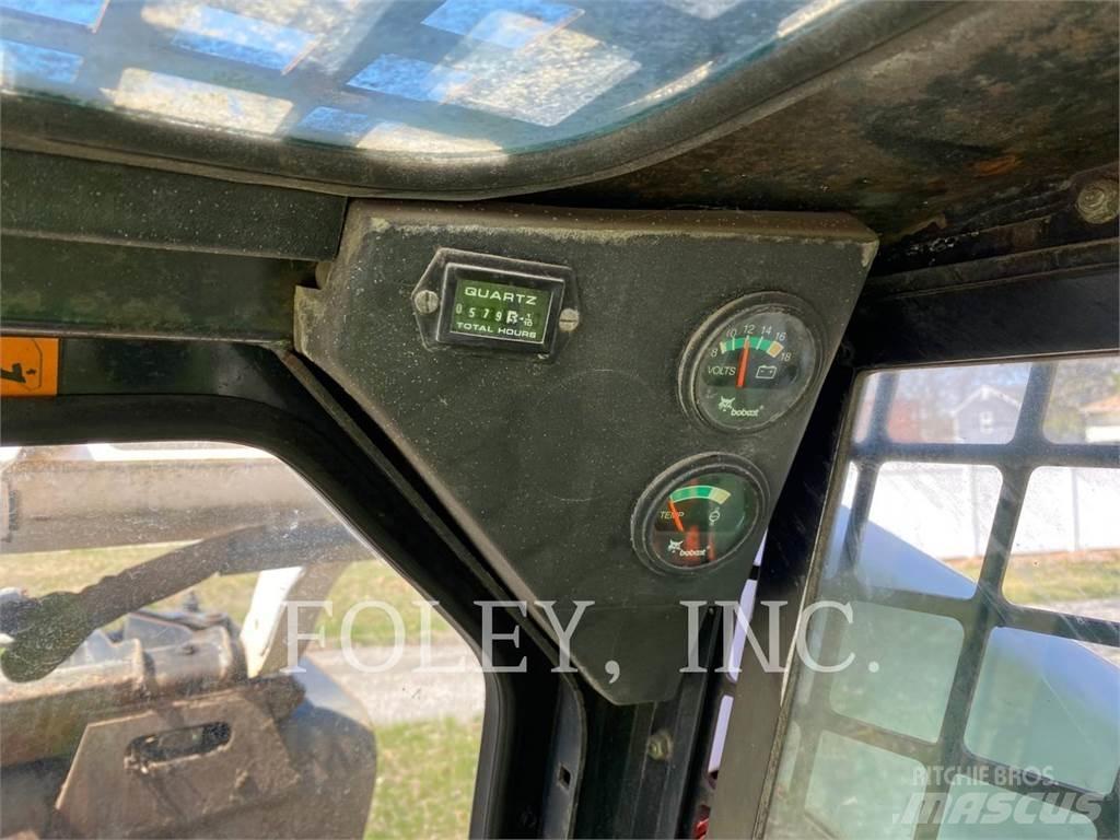 Bobcat 463 لوادر انزلاقية التوجيه