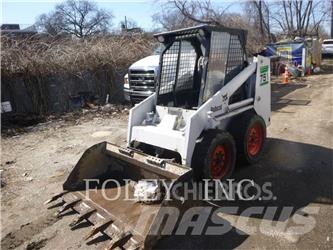 Bobcat 743B لوادر انزلاقية التوجيه