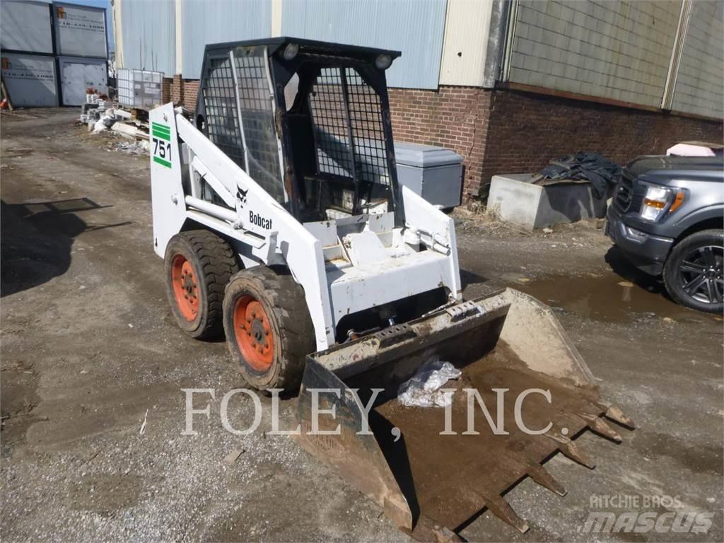 Bobcat 743B لوادر انزلاقية التوجيه