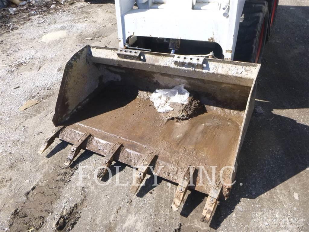 Bobcat 743B لوادر انزلاقية التوجيه