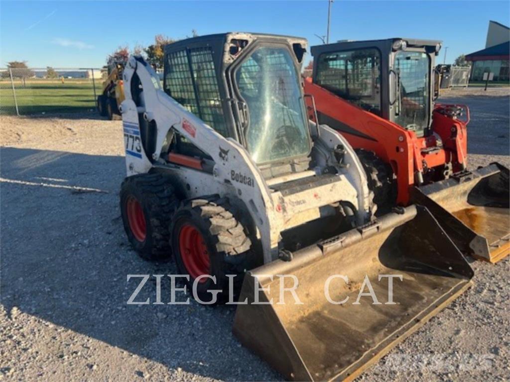 Bobcat 773 لوادر انزلاقية التوجيه