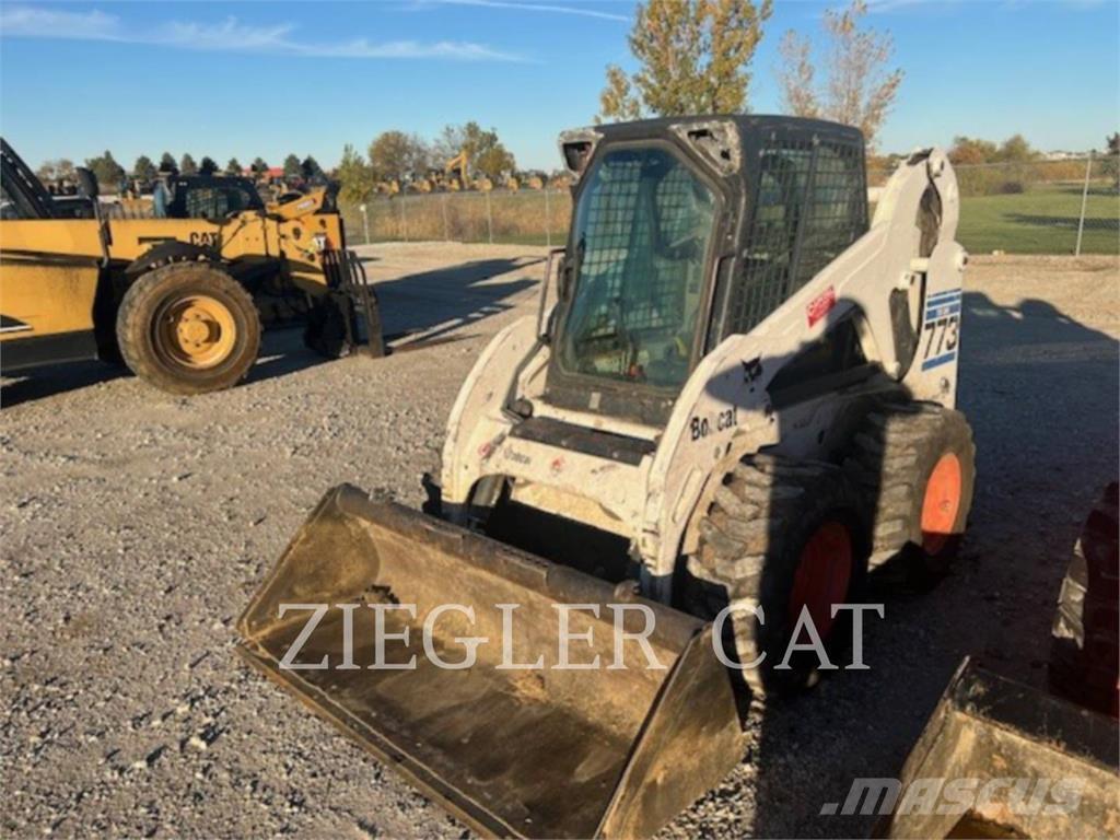 Bobcat 773 لوادر انزلاقية التوجيه