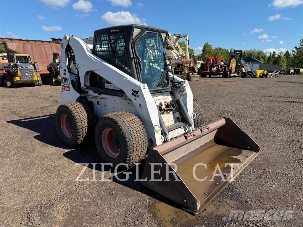 Bobcat A300 لوادر انزلاقية التوجيه