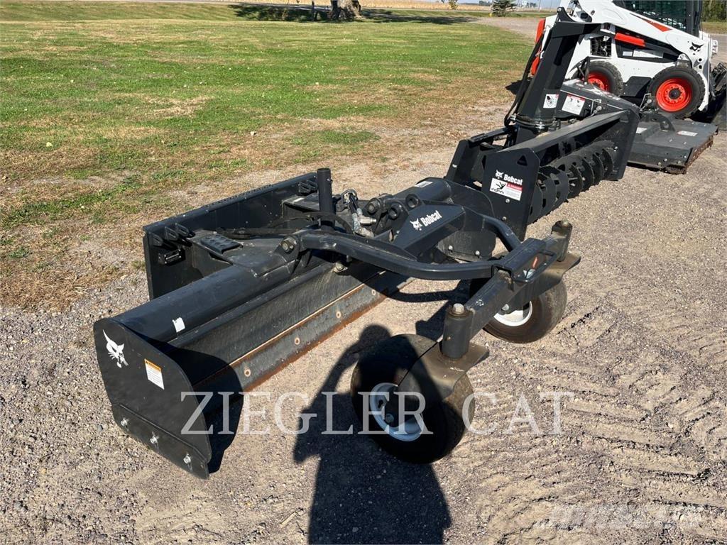 Bobcat BOXBLADE لوادر انزلاقية التوجيه