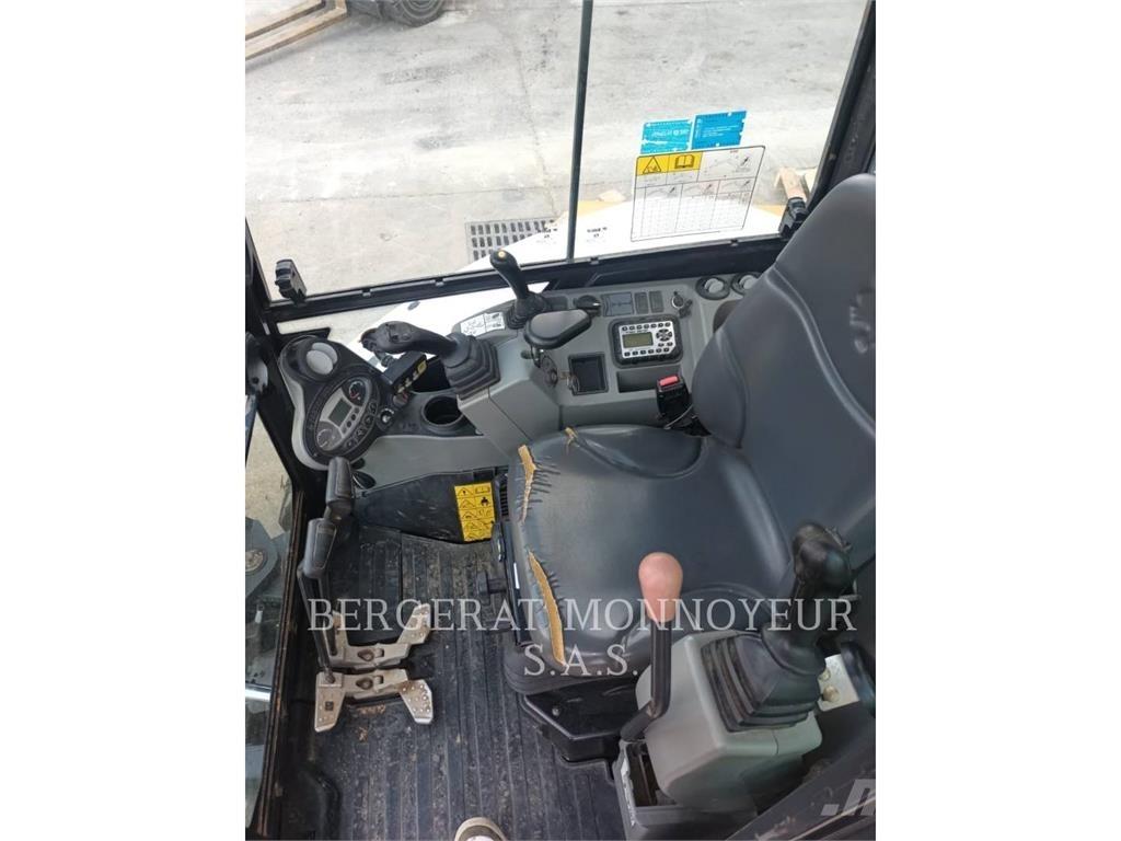 Bobcat E35Z حفارات زحافة