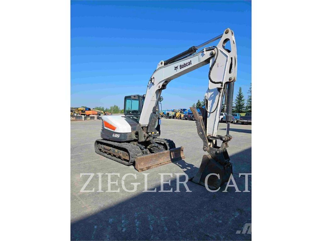 Bobcat E85 حفارات زحافة