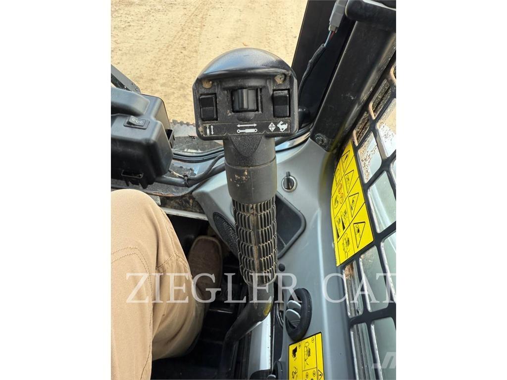 Bobcat S 450 لوادر انزلاقية التوجيه