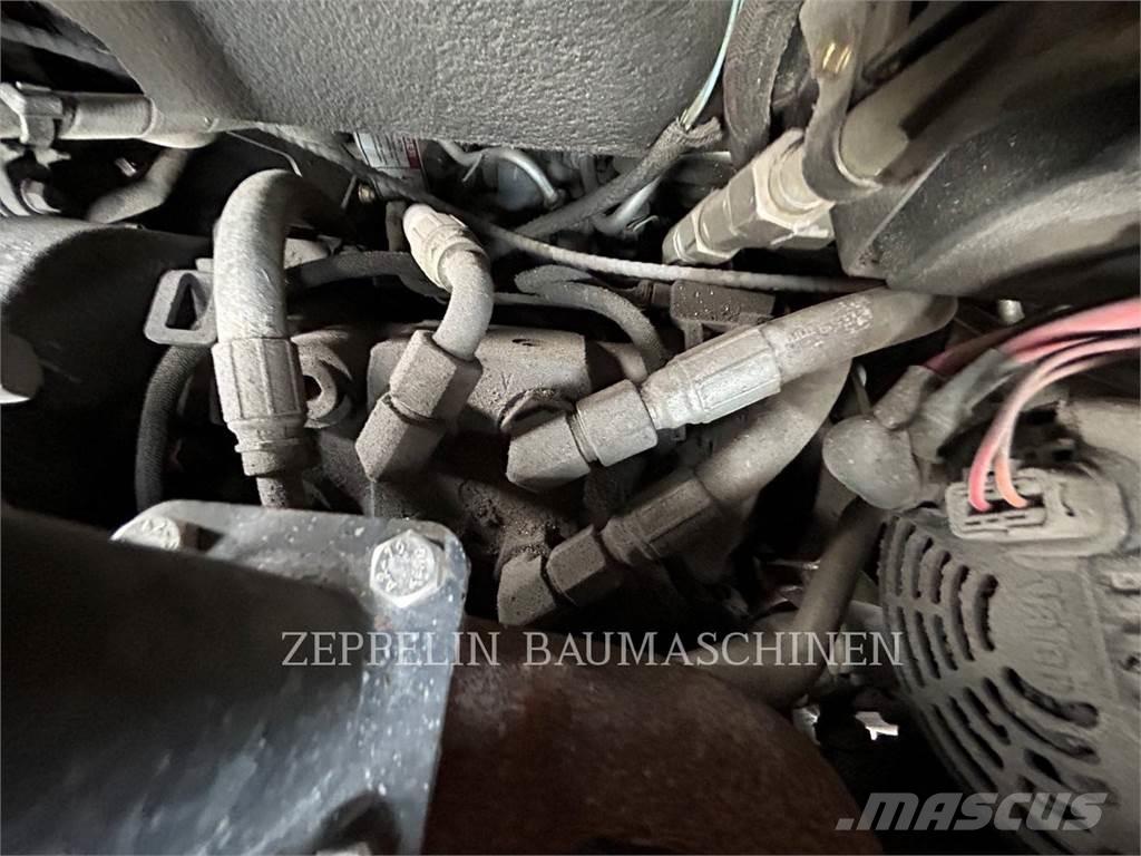 Bobcat S100 لوادر انزلاقية التوجيه
