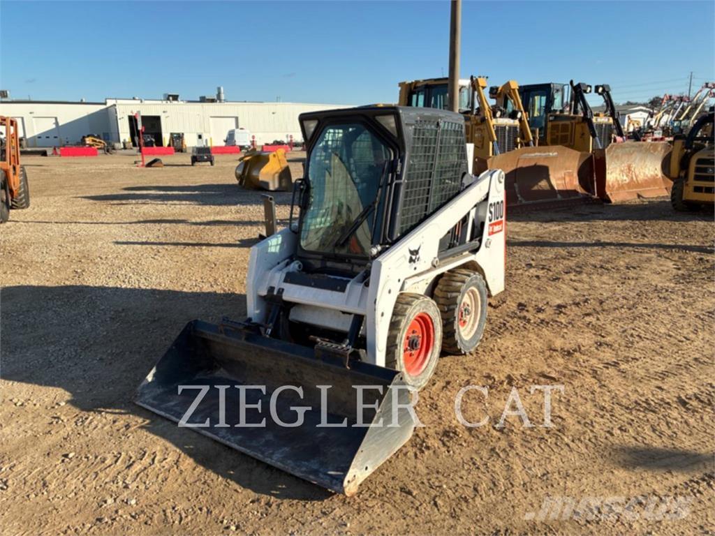 Bobcat S100 لوادر انزلاقية التوجيه