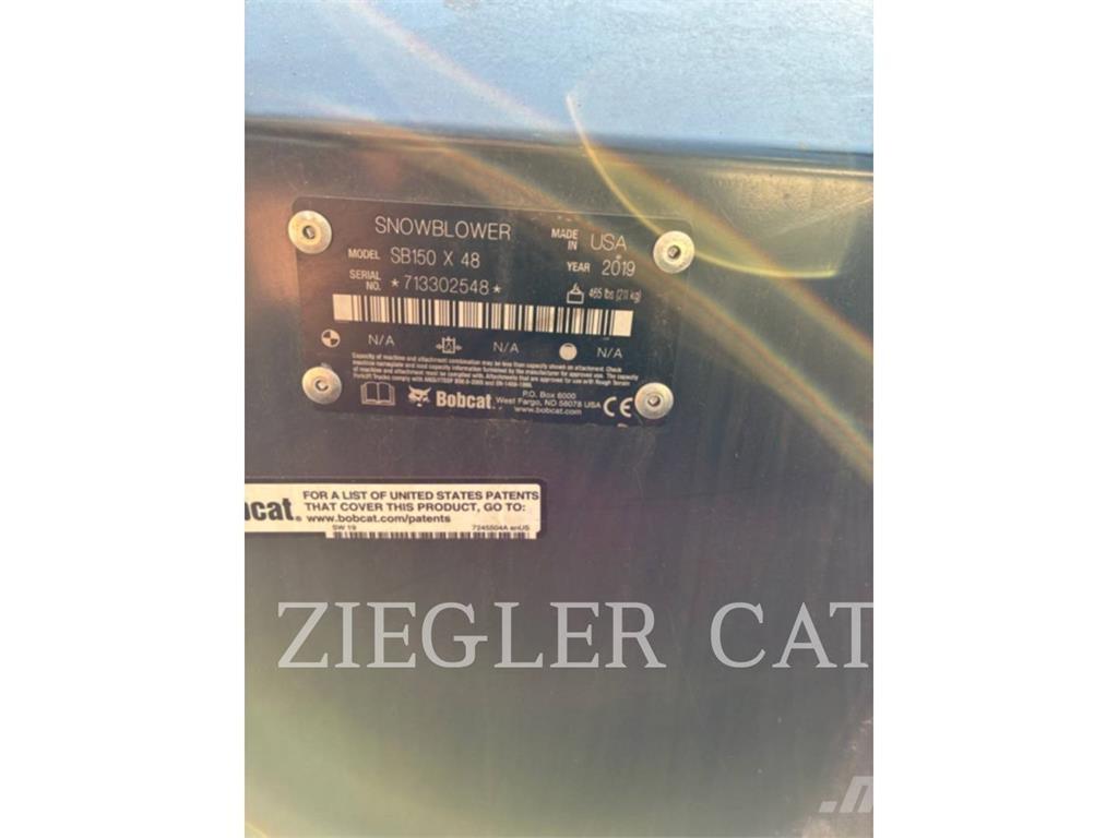 Bobcat S100 لوادر انزلاقية التوجيه