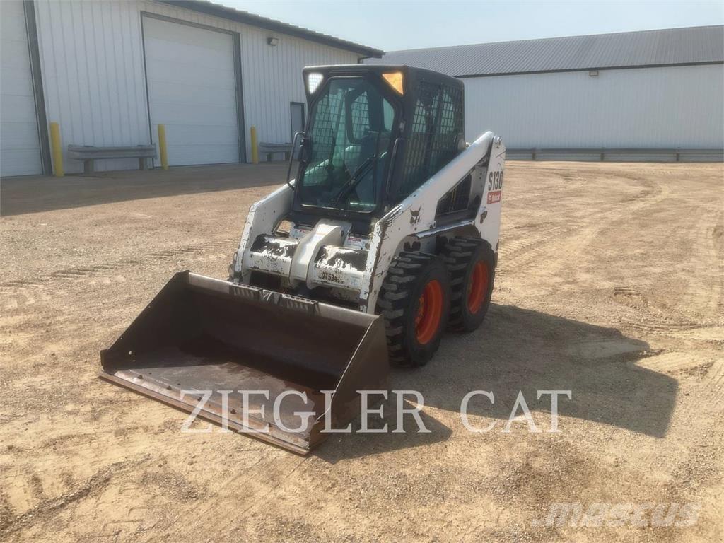Bobcat S130 لوادر انزلاقية التوجيه