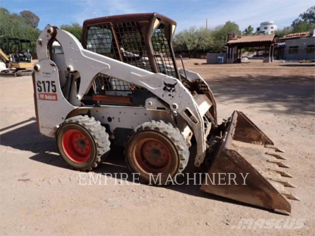 Bobcat S175 لوادر انزلاقية التوجيه