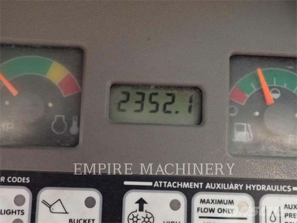 Bobcat S175 لوادر انزلاقية التوجيه