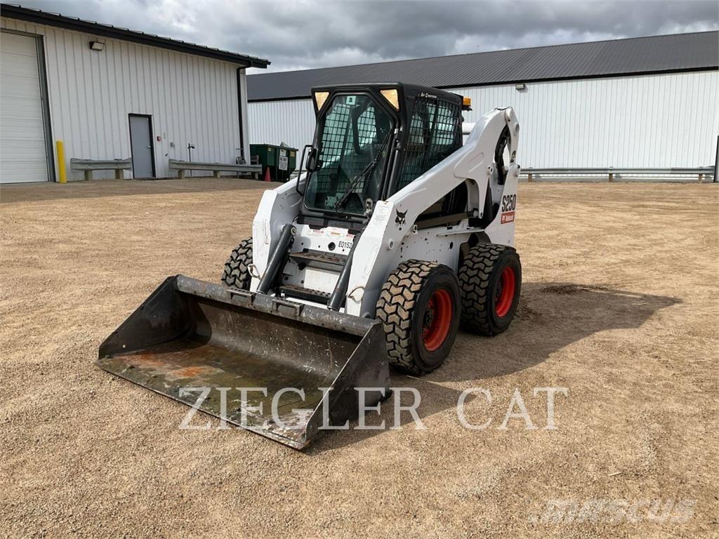 Bobcat S250 لوادر انزلاقية التوجيه