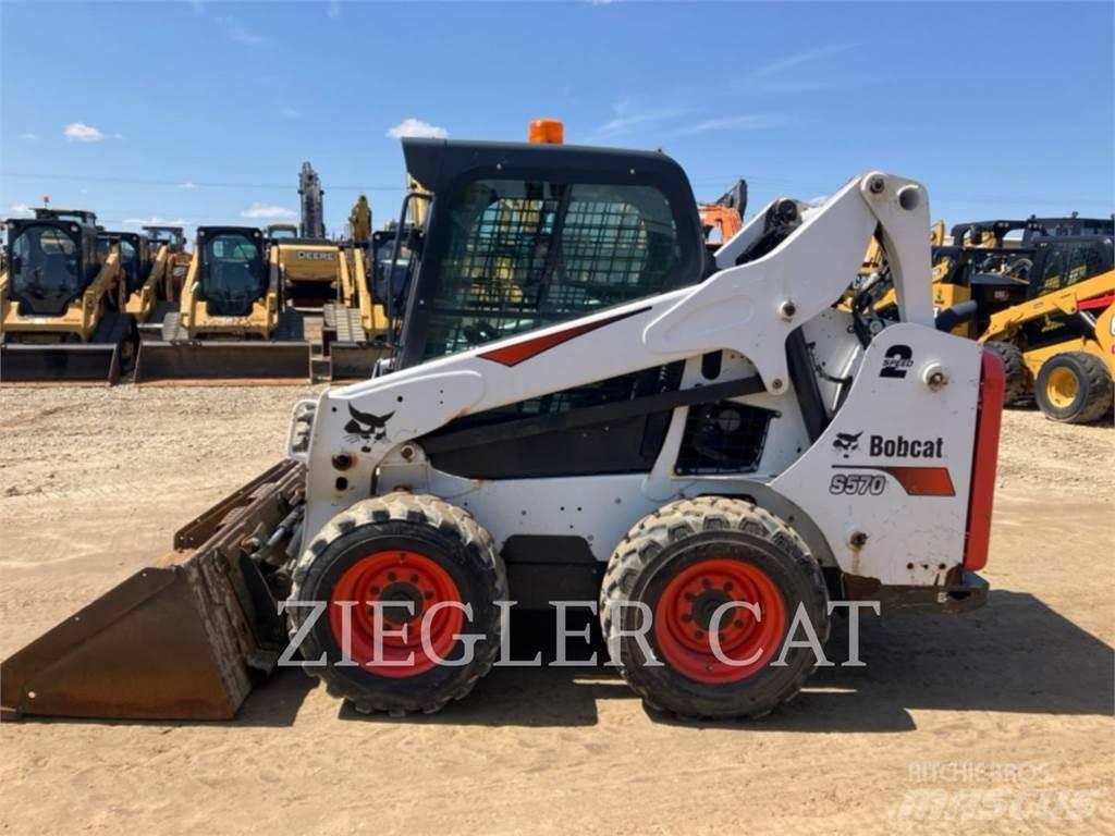 Bobcat S570 لوادر انزلاقية التوجيه