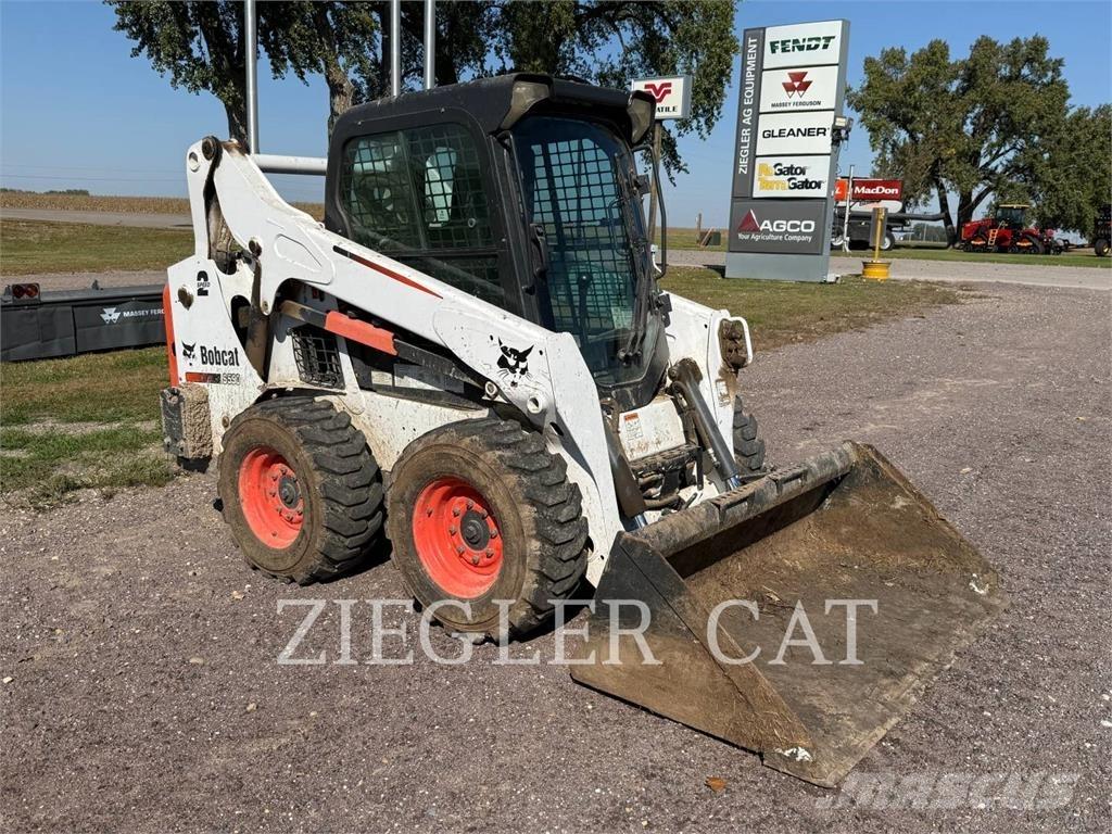 Bobcat S590 لوادر انزلاقية التوجيه