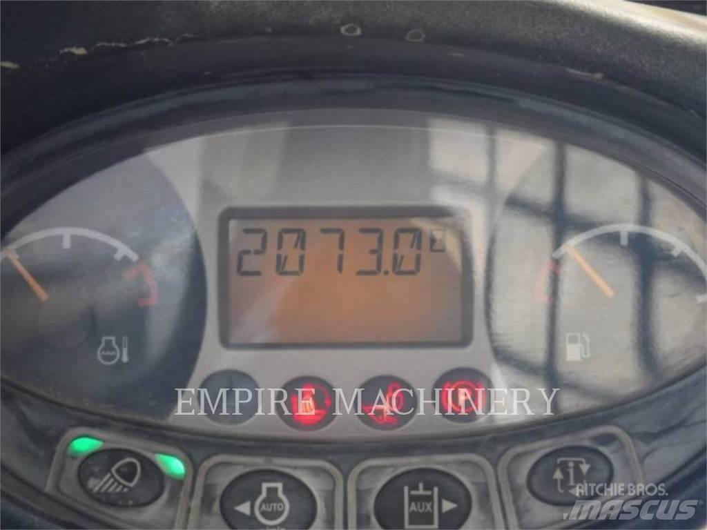 Bobcat S750 لوادر انزلاقية التوجيه