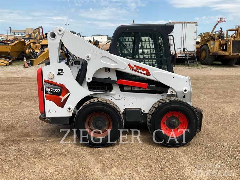 Bobcat S770 لوادر انزلاقية التوجيه