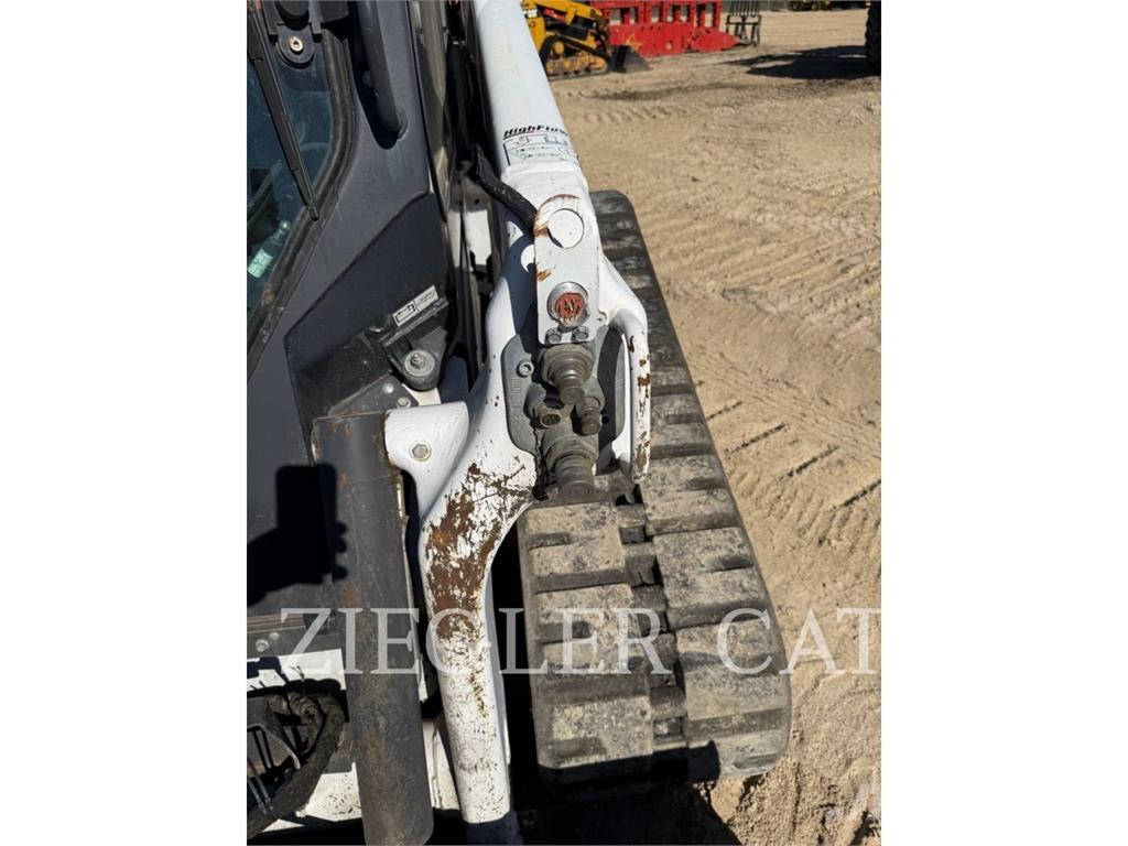 Bobcat T76 لوادر زحافة