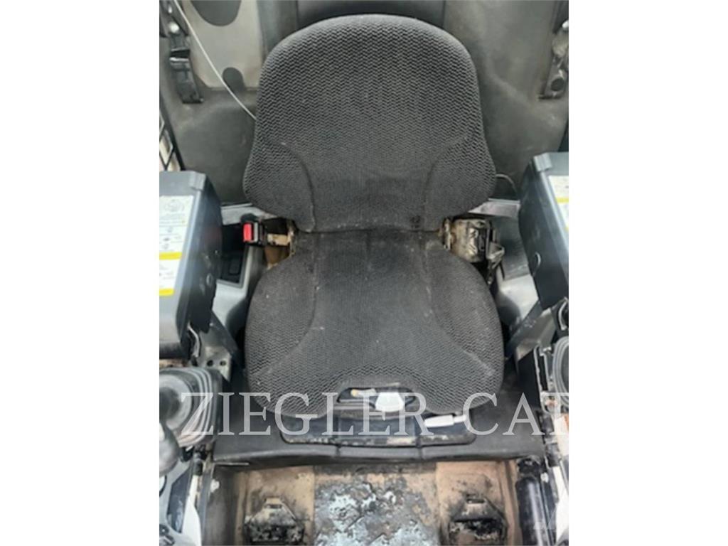 Bobcat T770 لوادر زحافة