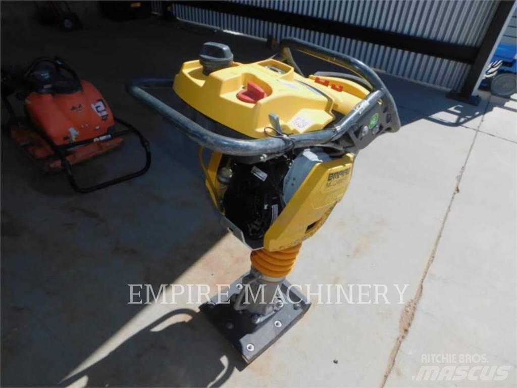 Bomag BT50 لوادر بعجل