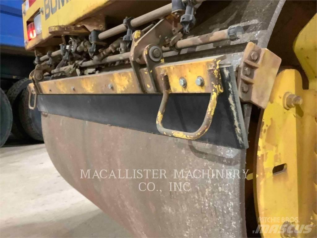 Bomag BW141 AD-2 مداحل ثنائية الاسطوانة