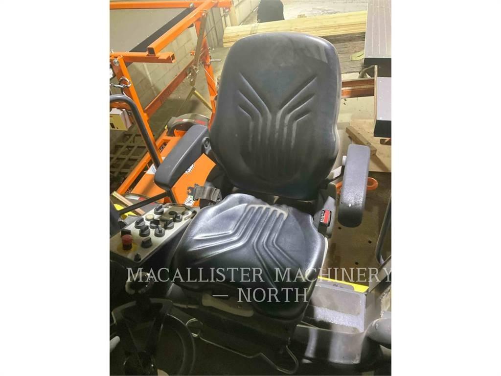 Bomag BW161 مداحل ثنائية الاسطوانة